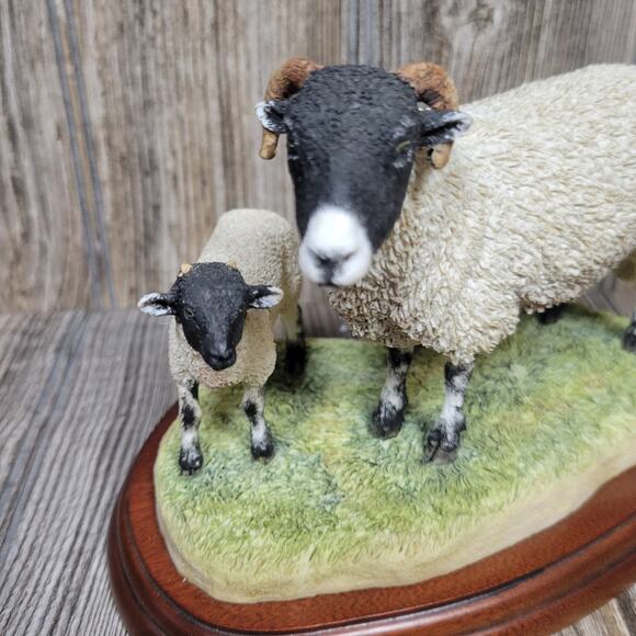 Vintage Border Fine Arts 1994 Swaledale Ewe & Lamb Figurine - Picture 6 of 7